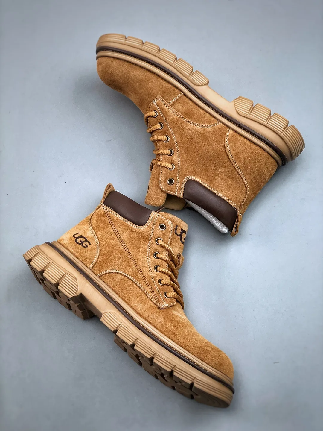 Local self-pickup💰560 supports store placement New goods🚀#UGG New products for autumn and winter (plush integrated lining🔥warm and heat-locking) must-haves for autumn and winter Outdoor mid-top casual Martin boots snow boots series Guangdong factory quality Autumn and winter new styles Fashion trend matching Fabrics are imported from Italy frosted cowhide All shoes are made of genuine cowhide materials from outsole to hardware are made from OEM raw materials Good products do not kill pigs The quality of the first order is strictly controlled A full set of official website unified packaging. This year’s winter cold-proof outdoor products are a must-have for daily casual matching for sportsmen‼ American affordable luxury brand [UGG] Tasman Weather Hybrid Tasman hybrid series mid-top lightweight casual Martin boots "Size: 38-44 (one size larger than sports shoes)